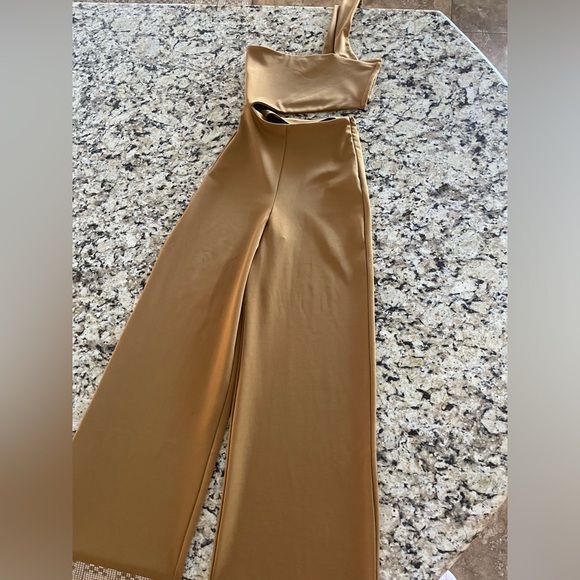 House of Harlow x revolve camel colored romper xs - Picture 2 of 4